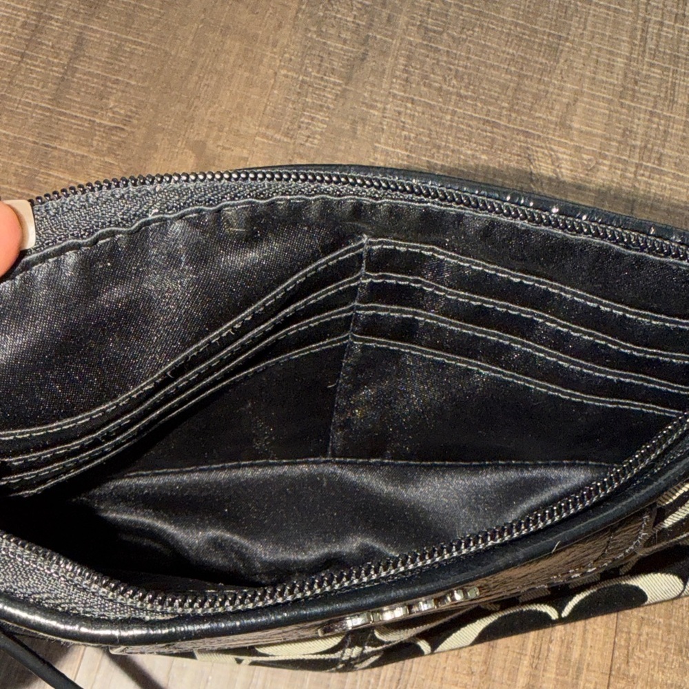 Coach Black and Cream Wristlet - Picture 6 of 6